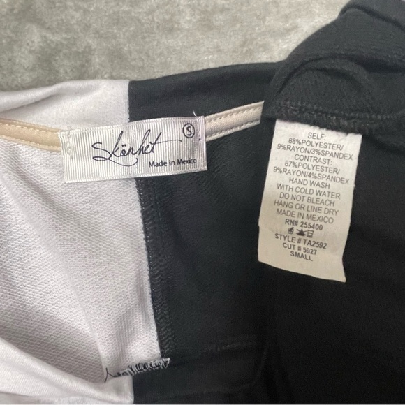 Tanktops 4 Piece Bundle Size Small - Picture 16 of 16